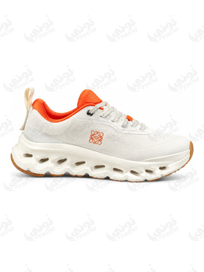On x Loewe Cloudtilt – Blanc & Orange - vue de profil
