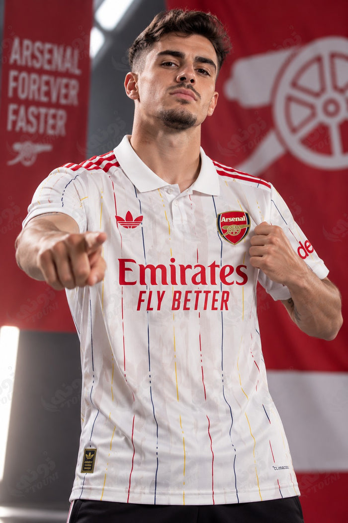 Arsenal - Maillot « Prisme » Édition Spéciale 2026/27 – porté