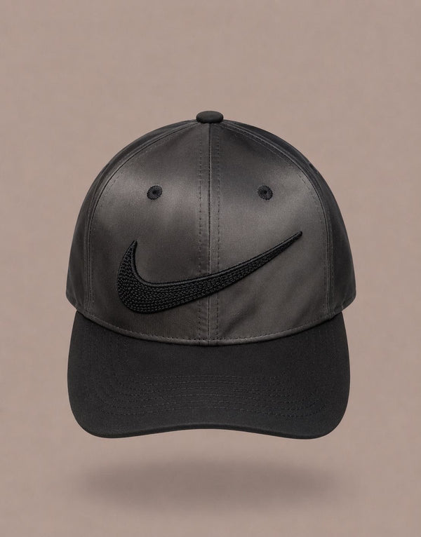 Casquette – Noir Satin Grand Format