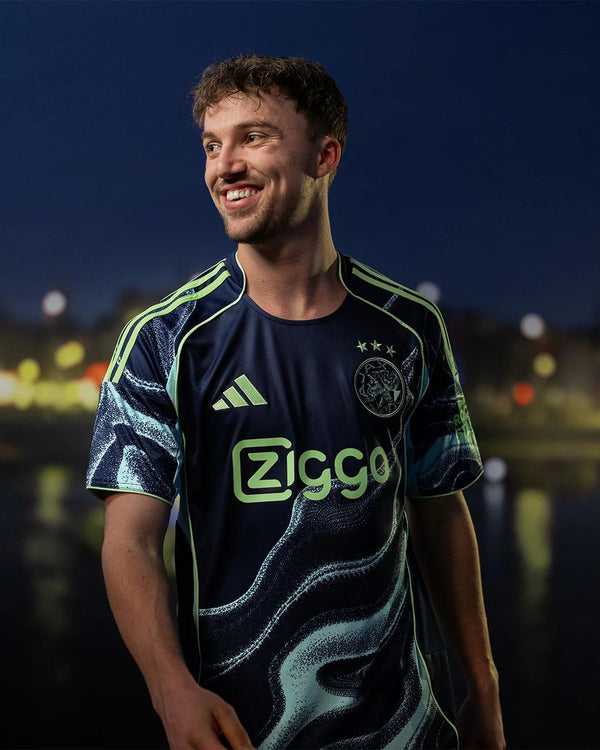 Maillot Ajax Amsterdam Extérieur 2024/25 – Bleu Marine & Aqua