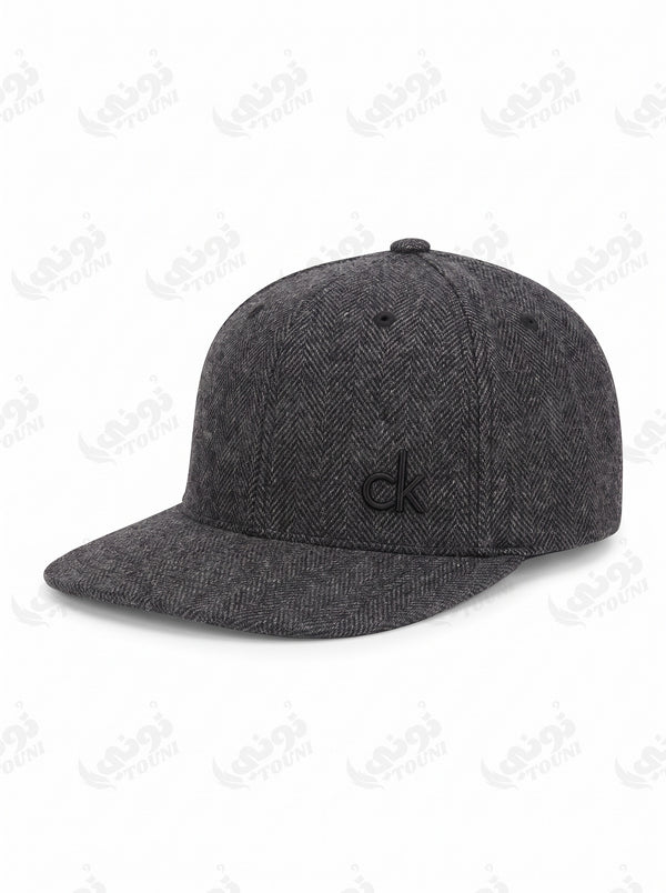 Casquette Calvin Klein – Snapback Gris Chevrons – sur fond blanc