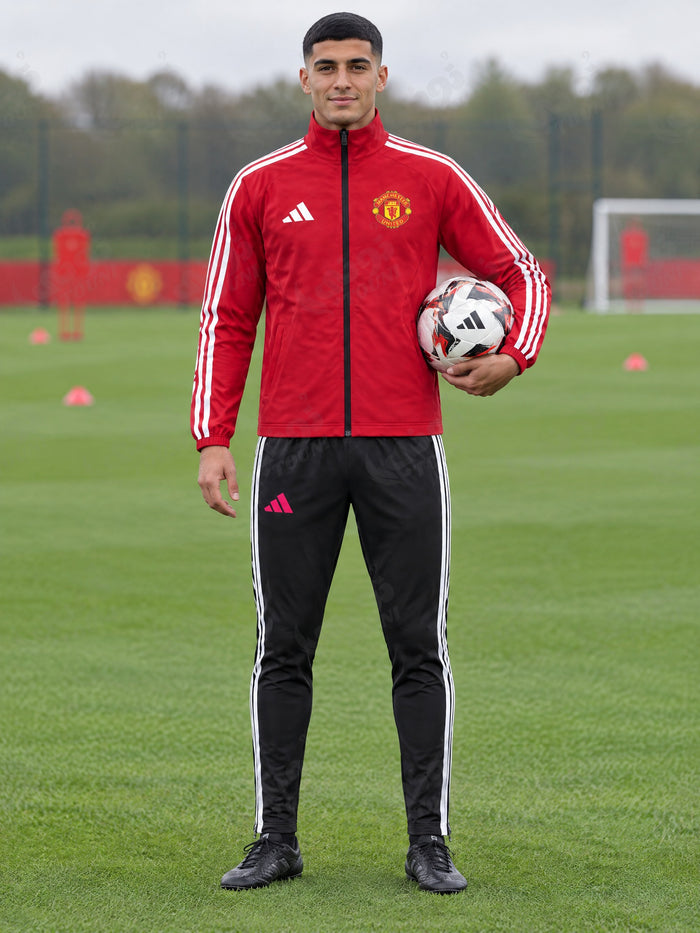 Manchester United - Survêtement Veste Rouge & Pantalon Noir - vue portée