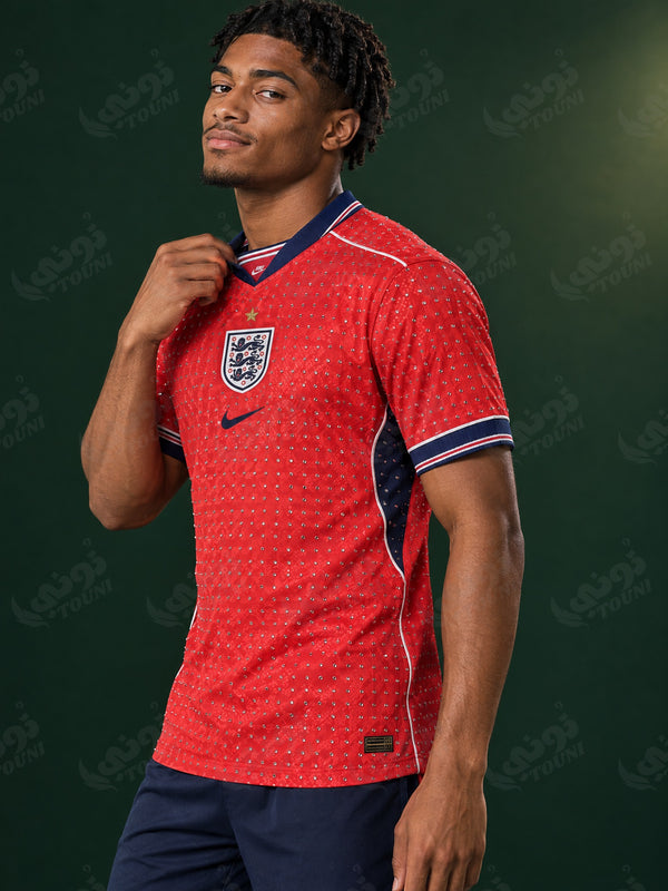 Angleterre - Maillot Extérieur Rouge Édition Strass - vue portée