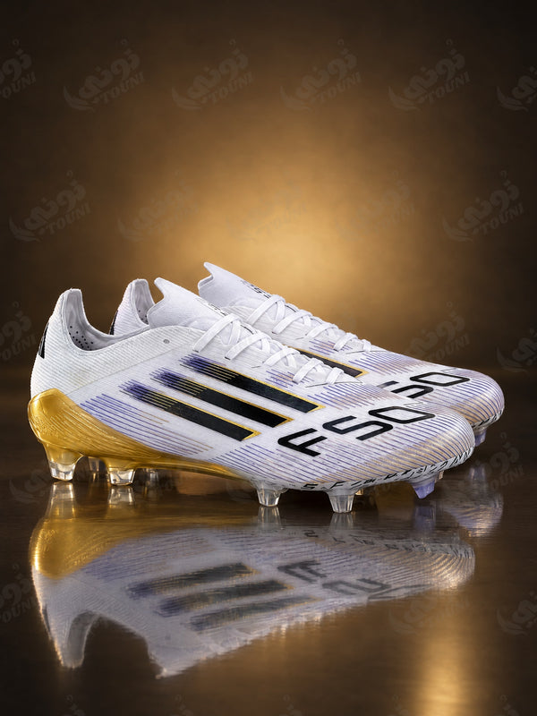 adidas F50 – Crampons à Lacets Blanc & Or (Qualité Professionnelle) - vue portée