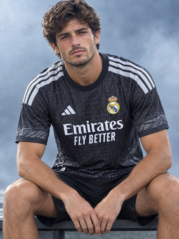 Real Madrid - Maillot Édition Relief 2026/27 Noir - vue portée