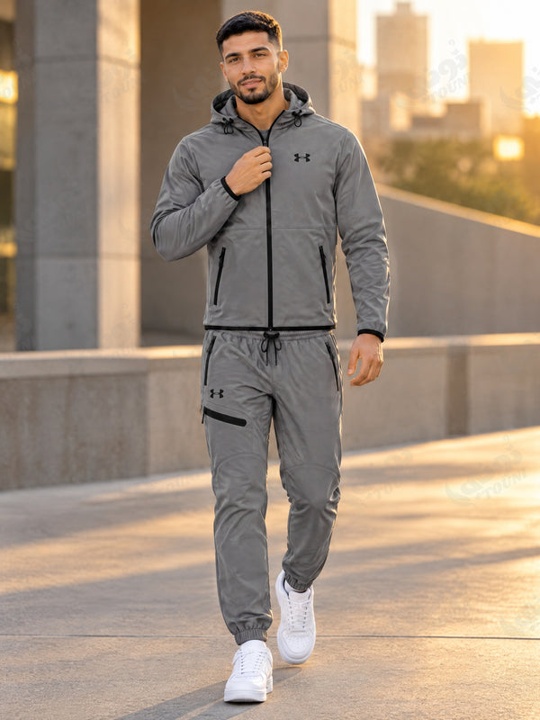 Under Armour - Survêtement à Capuche Softshell Gris Clair - vue portée