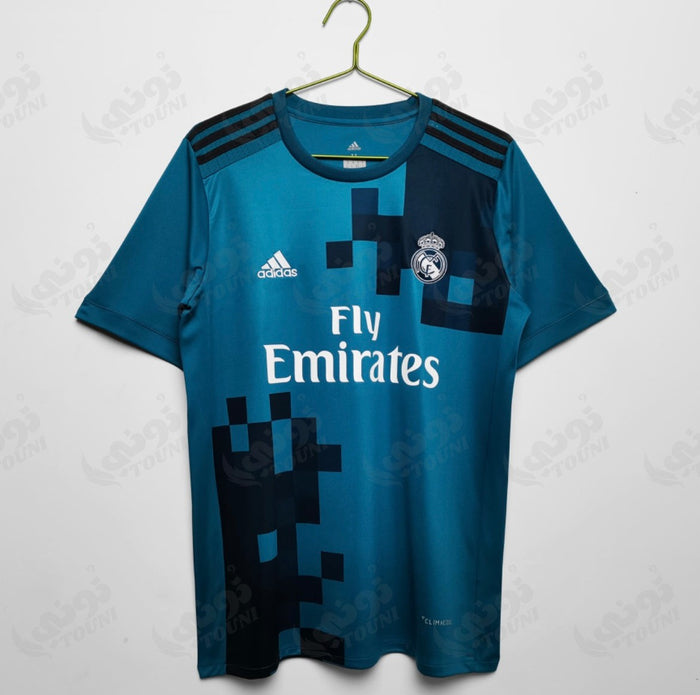 Maillot Real Madrid Extérieur 2017-2018 – Version Rétro – porté